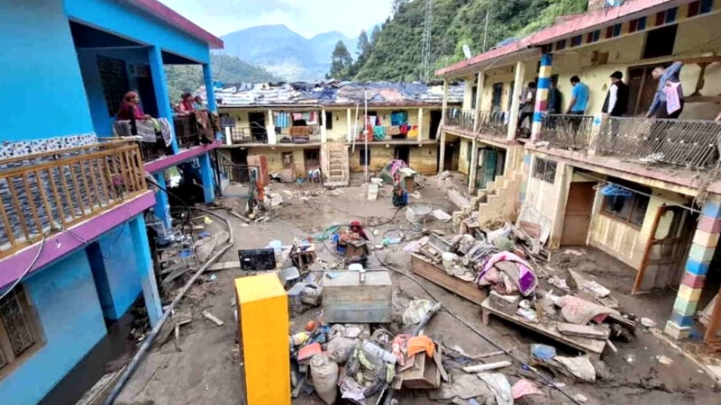 उत्तराखंड चमोली आपदा में बहुओं ने दिखाई हिम्मत, ससुर को बचाने मे मलबे मे दबी सास को दूसरी बहु ने अपनी जान पर खेलकर मौत के मुंह से निकाला,,,,