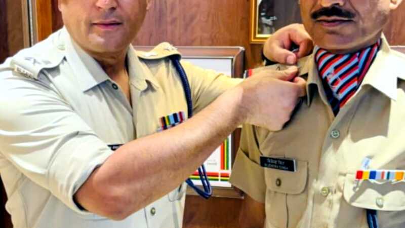 उत्तराखंड अरविंद सिंह राणा और बिजेंद्र सिंह क्या हुआ प्रमोशन, SSP हरिद्वार ने बैच पहनाकर दी शुभकामनाए,,,,