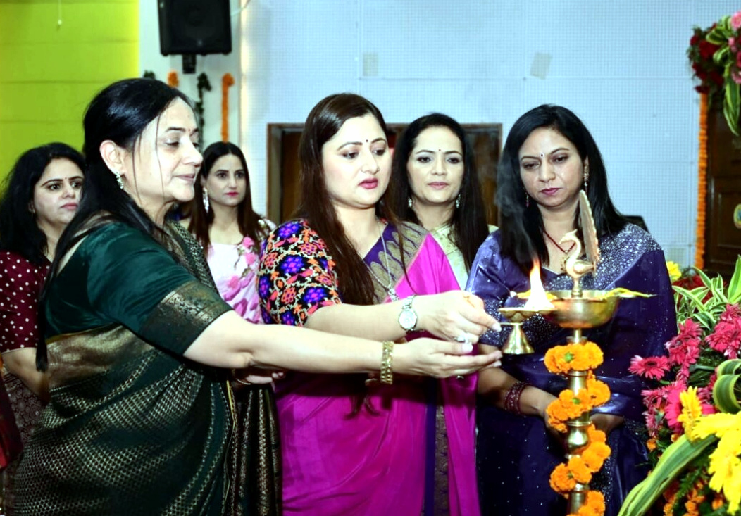 उत्तराखंड़ राजधानी पुलिस लाइन देहरादून में दीपावली एवं करवाचौथ का हुआ भव्य आयोजन,,,,