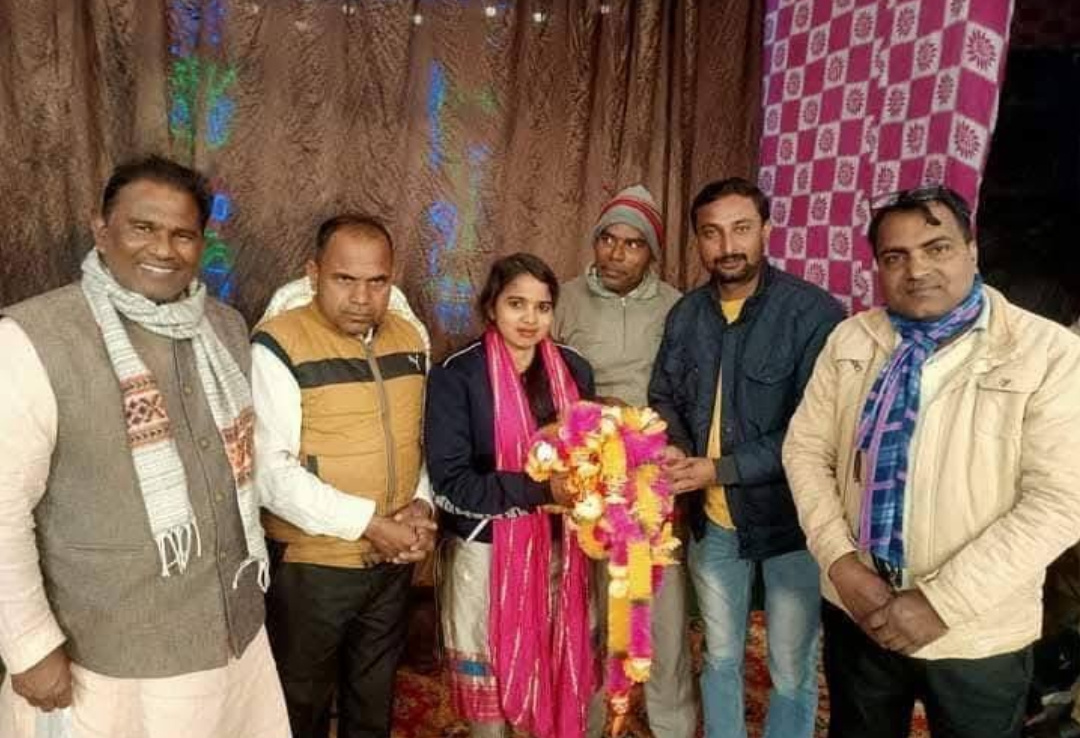उत्तराखंड में दर्जाधारी मंत्री की भतीजी को ब्लॉक प्रमुख की कुर्सी से किया निलंबित, पूर्व विधायक ताऊ कर रहे थे ब्लॉक प्रमुखी,,,,