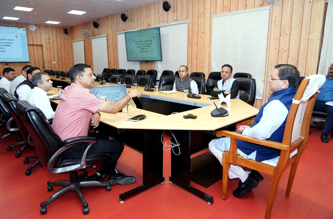 उत्तराखंड़ पुष्कर सिंह धामी ने उच्च स्तरीय बैठक में अधिकारियों को दिए प्रदेश की सभी सड़कों को शीघ्र गड्ढा मुक्त कराने के निर्देश,,,,,,