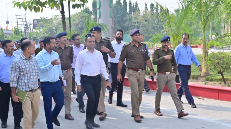 राष्ट्रपति के प्रस्तावित दौरे की तैयारियों को लेकर पतंजलि पहुॅचकर जिलाधिकारी एवं वरिष्ठ पुलिस अधीक्षक ने लिया तैयारियों का जायज़ा,,,