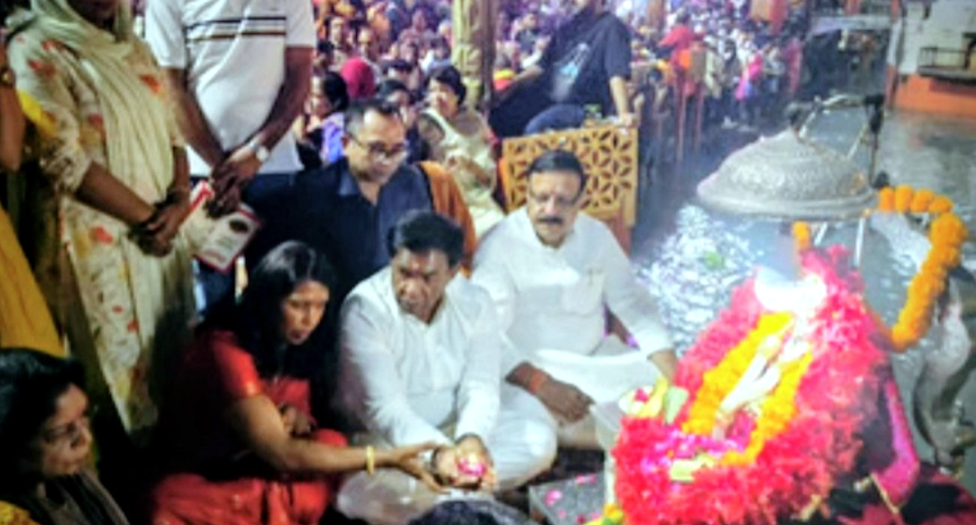 उत्तराखंड, हरिद्वार में मॉरीशस के पूर्व राष्ट्रपति पृथ्वीराज सिंह रूपन ने हरकी पैड़ी पहुंचकर गंगा पूजन और आरती मैं किया प्रतिभाग,,,,