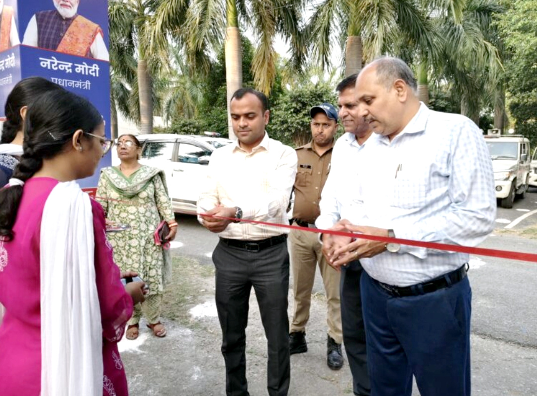 उत्तराखंड रजत जयंती सप्ताह के तहत ऋषिकुल में उमड़ा सांस्कृतिक और विकास का संगम, जिलाधिकारी मयूर दीक्षित ने किया दीप प्रज्वलित कर शुभारंभ,,,