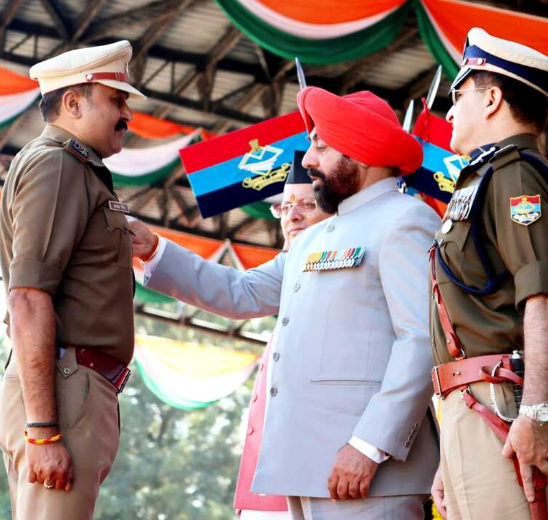 उत्तराखंड सराहनीय सेवाओ के लिए महामहिम राष्ट्रपति ने SSP अजय सिंह को सराहनीय सेवा पदक से किया सम्मानित,,,,,