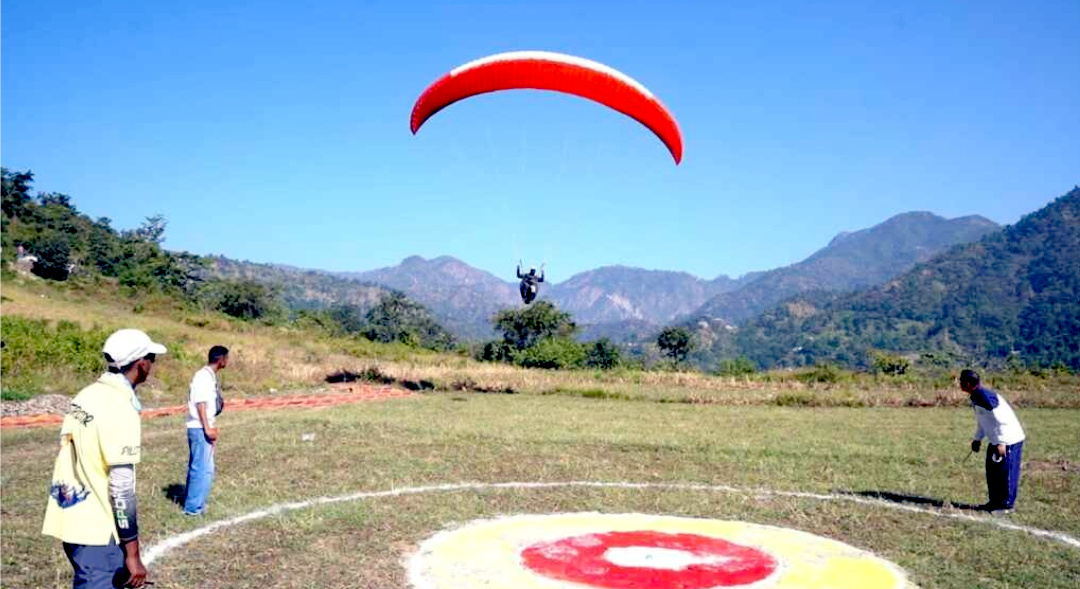 उत्तराखंड आसमान से जमीन तक उत्साह का माहौल, रजत जयंती के अवसर पर युवाओं ने रचा नया इतिहास,,,,,