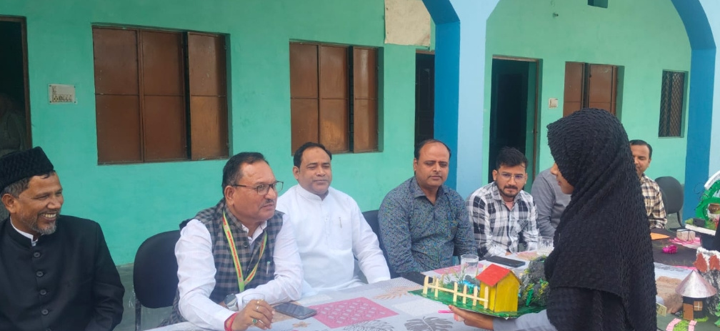 उत्तराखंड राज्य स्थापना दिवस पर हुआ सांस्कृतिक कार्यक्रमो का आयोजन, उत्कृष्ट प्रदर्शन करने वाले छात्रों को किया सम्मानित,,,,,