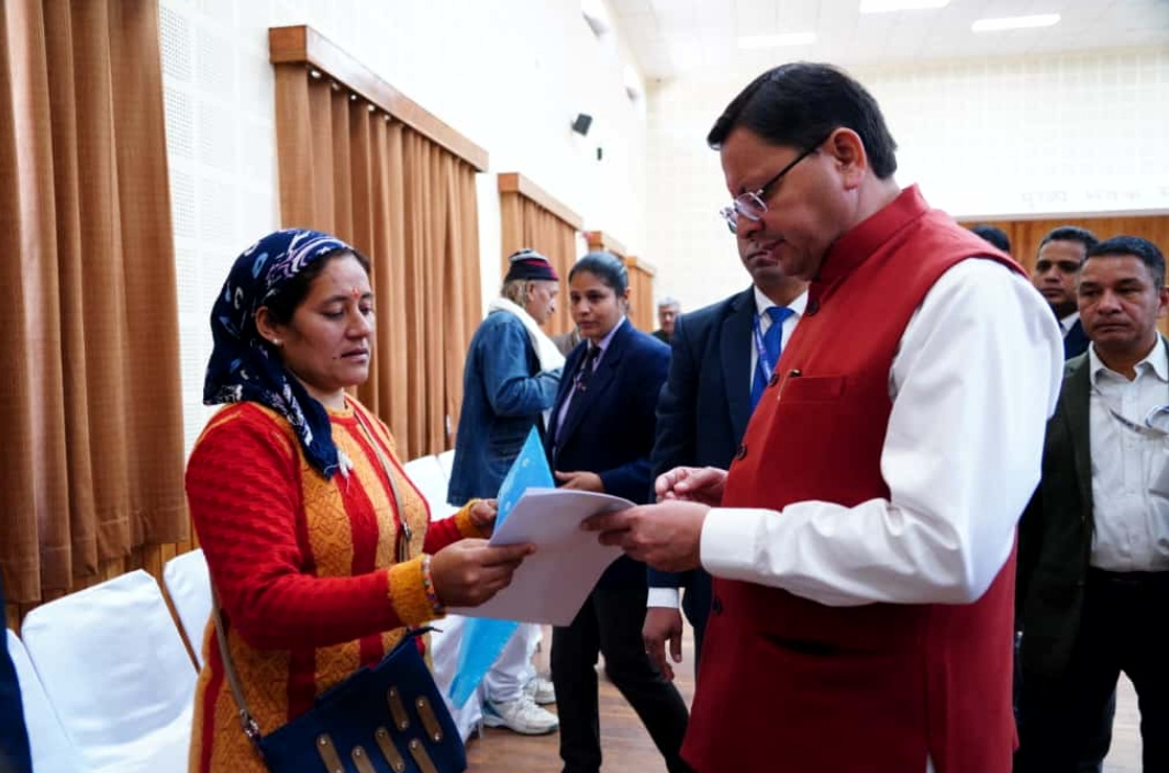 उत्तराखंड में आज मुख्यमंत्री ने जनता मिलन कार्यक्रम में सुनी जन समस्याएं, अधिकारियों को दिए फीडबैक व्यवस्था सुदृढ़ करने के दिए निर्देश,,,,