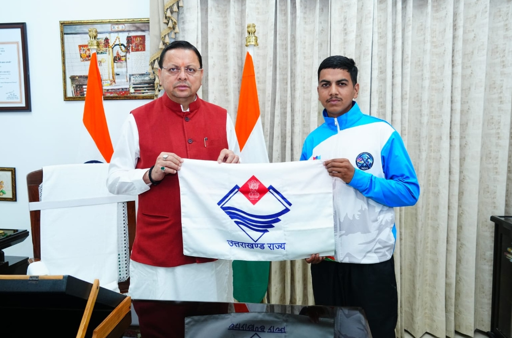 उत्तराखंड एवरेस्ट फतह करने वाले 16 वर्षीय सचिन कुमार ने की मुख्यमंत्री से भेंट, मुख्यमंत्री बोले, “सचिन उत्तराखंड की नई पीढ़ी के लिए प्रेरणा स्रोत” 
