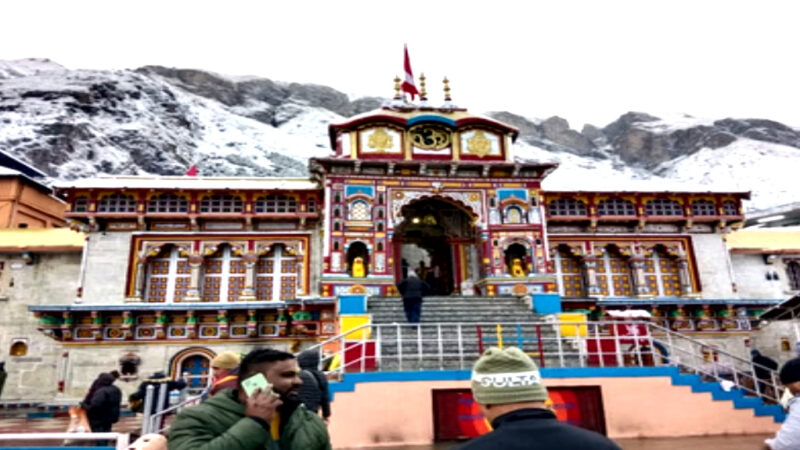 उत्तराखंड श्री बद्रीनाथ धाम में पारा पंहुचा 16°C ठंड से जमे झरने-नाले, पहाड़ों में समय से पहले कड़ाके की ठंड, यात्रियों के लिए आवश्यक सूचना,,,,