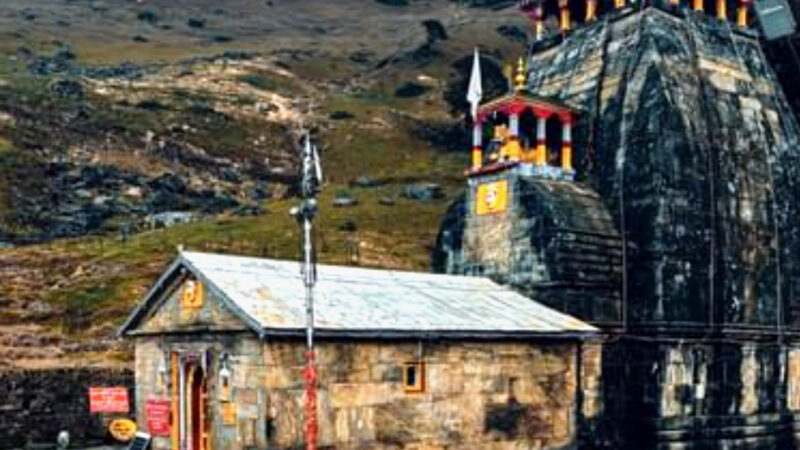 उत्तराखंड बंद हुए द्वितीय केदार बाबा मध्यमहेश्वर मंदिर के कपाट, शीतकालीन पूजा अर्चना एवं दर्शनों हेतु ओंकारेश्वर मे होंगी बाबा विराजमान,,,,,