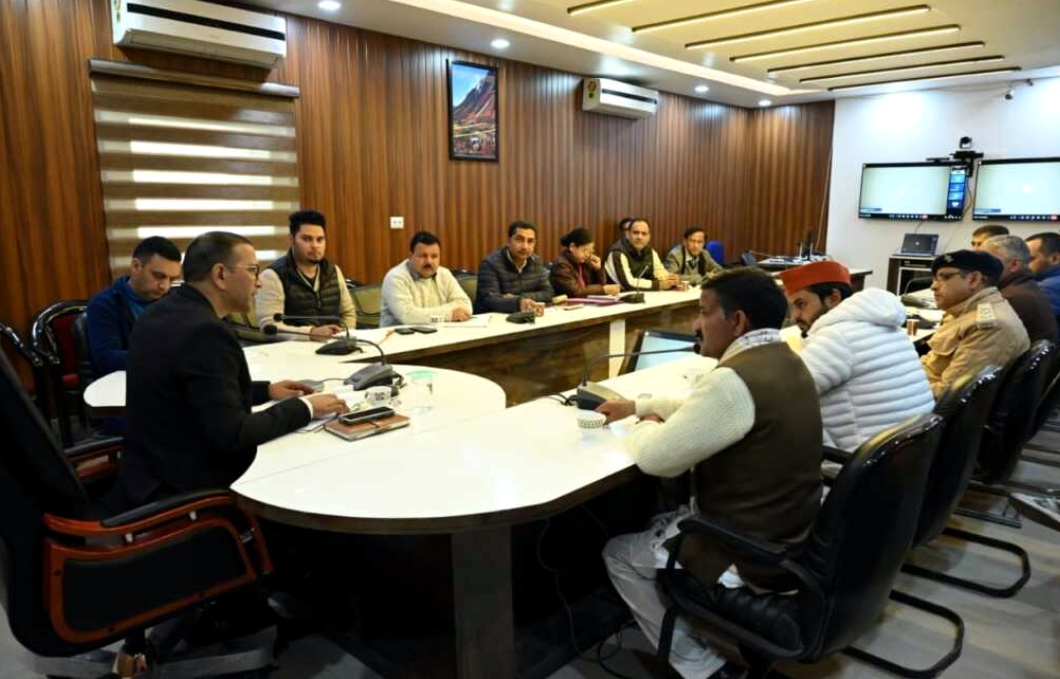 उत्तराखंड शीतकालीन चारधाम यात्रा तैयारियों की हुई समीक्षा बैठक, मूलभूत सुविधाओं को सुदृढ़ करने पर दिया जोर,,,,,