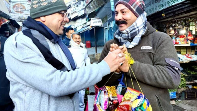 उत्तराखंड मुख्यमंत्री ने नैनीताल में मॉर्निंग वॉक के दौरान की जनता से मुलाकात, नैना देवी मंदिर सौंदर्यीकरण कार्यों का निरीक्षण,,,,