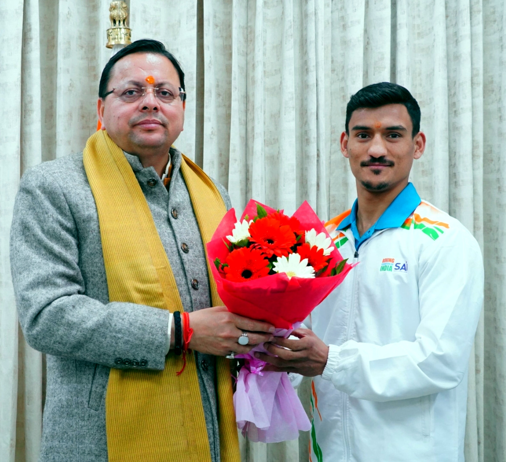 उत्तराखंड वर्ल्ड बॉक्सिंग कप में रजत जीतने वाले बॉक्सर पवन बर्त्वाल ने की मुख्यमंत्री धामी से मुलाकात, सीएम ने दी बधाई,,,,