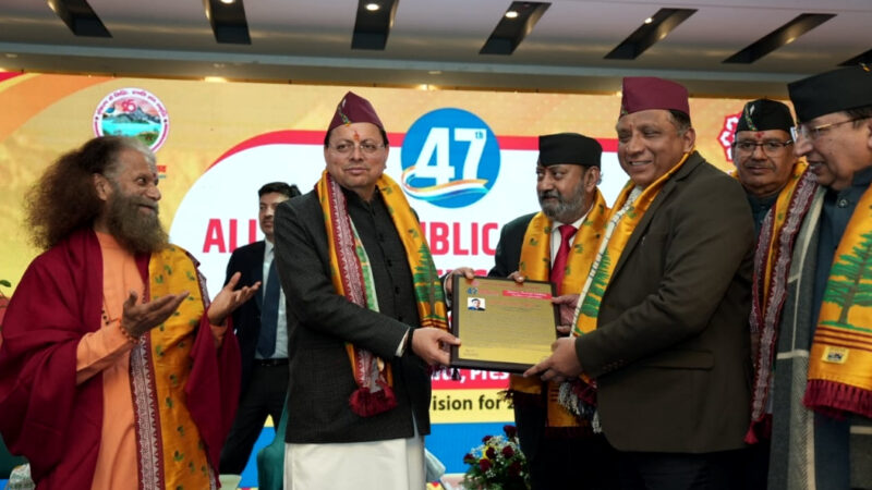 उत्तराखंड मुख्यमंत्री पुष्कर सिंह धामी ने सुशासन पर उत्कृष्टता के लिए बंशीधर तिवारी को राष्ट्रीय सम्मान से किया सम्मानित,,,,
