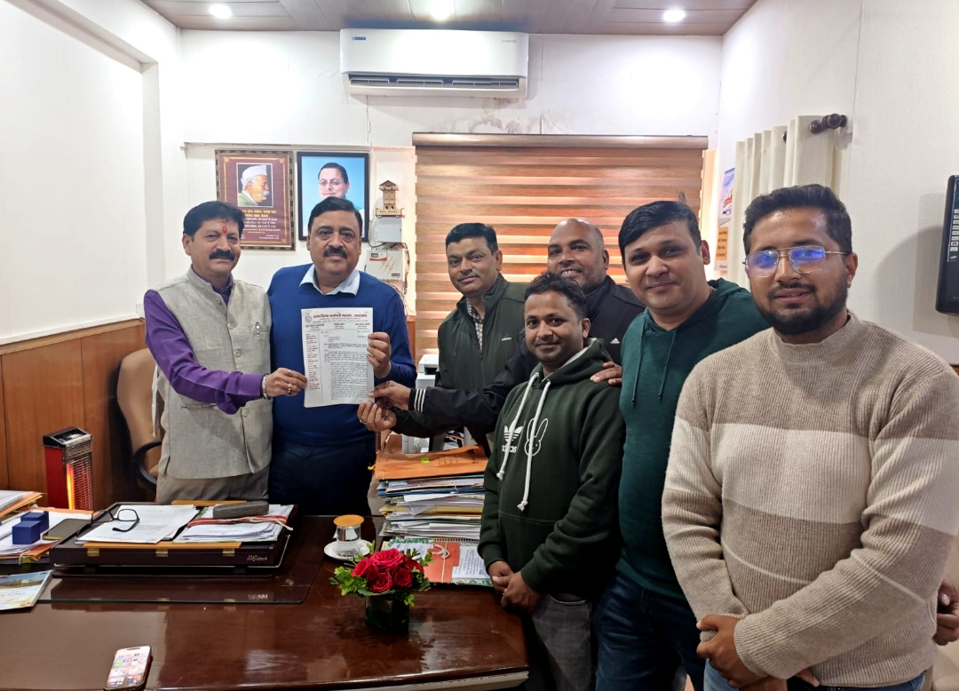 उत्तराखंड राज्य निगम कर्मचारी महासंघ ने मुख्यमंत्री सचिव से शिष्टाचार भेंट मे उनकी लंबित मांगों पर हाई पावर कमेटी से शीघ्र निर्णय का मिला आश्वासन,,,,