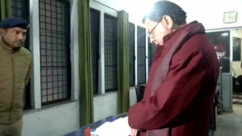 उत्तराखंड आज मुख्यमंत्री ने डालनवाला पुलिस स्टेशन का औचक निरीक्षण कर अनुपस्थित डालनवाला कोतवाल को किया लाइन हाजिर,,,,