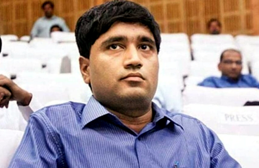 उत्तराखंड में IFS संजीव चतुर्वेदी के एम्पैनलमेंट मामले में केंद्र ने लिया यू-टर्न, अब DOPT ने कैट में दायर किया शपथपत्र,,,,,