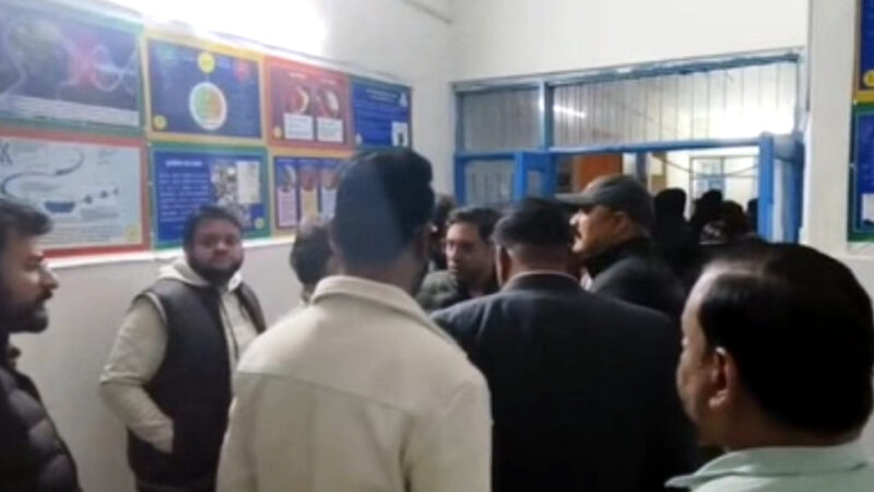 उत्तराखंड में बीबीए LLB के छात्र ने अपने पिता की लाइसेंसी पिस्तौल से खुद को मारी गोली, इलाज के दौरान हुई  छात्र की मौत,,,