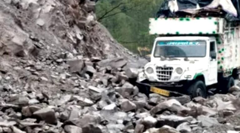 akh (20)