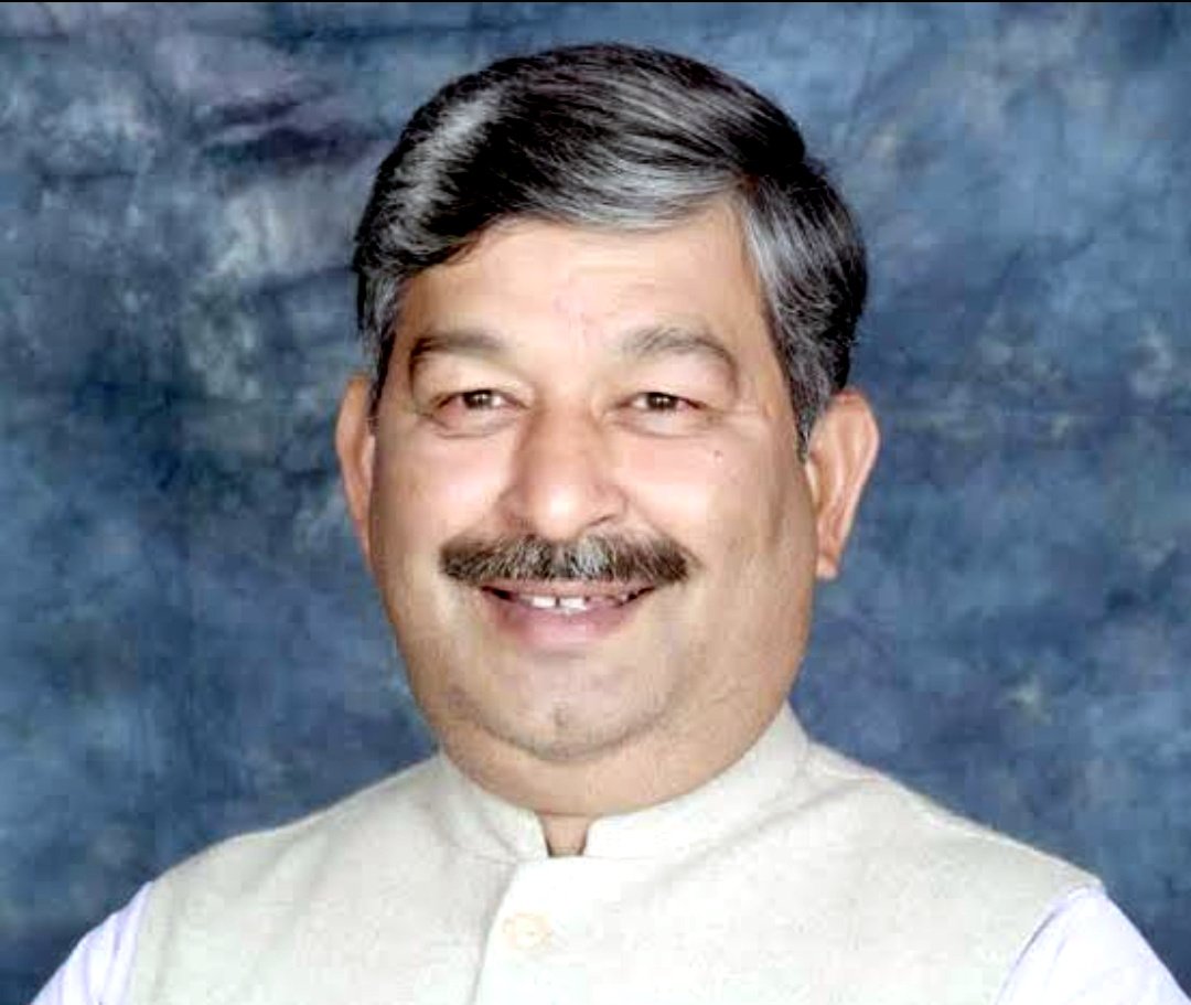 क्यू (29)