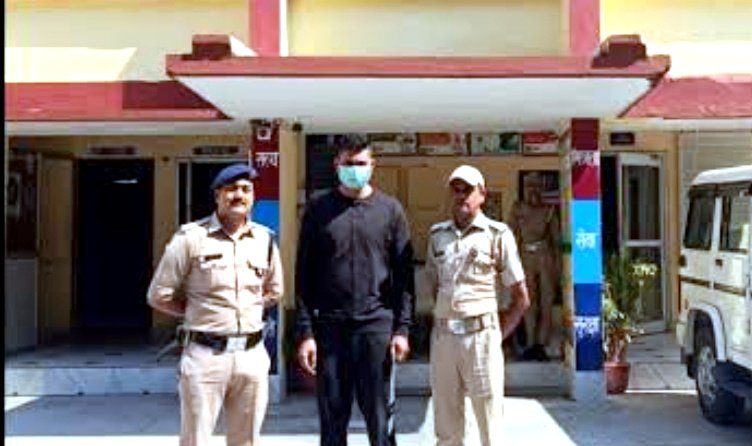 क्यू (30)