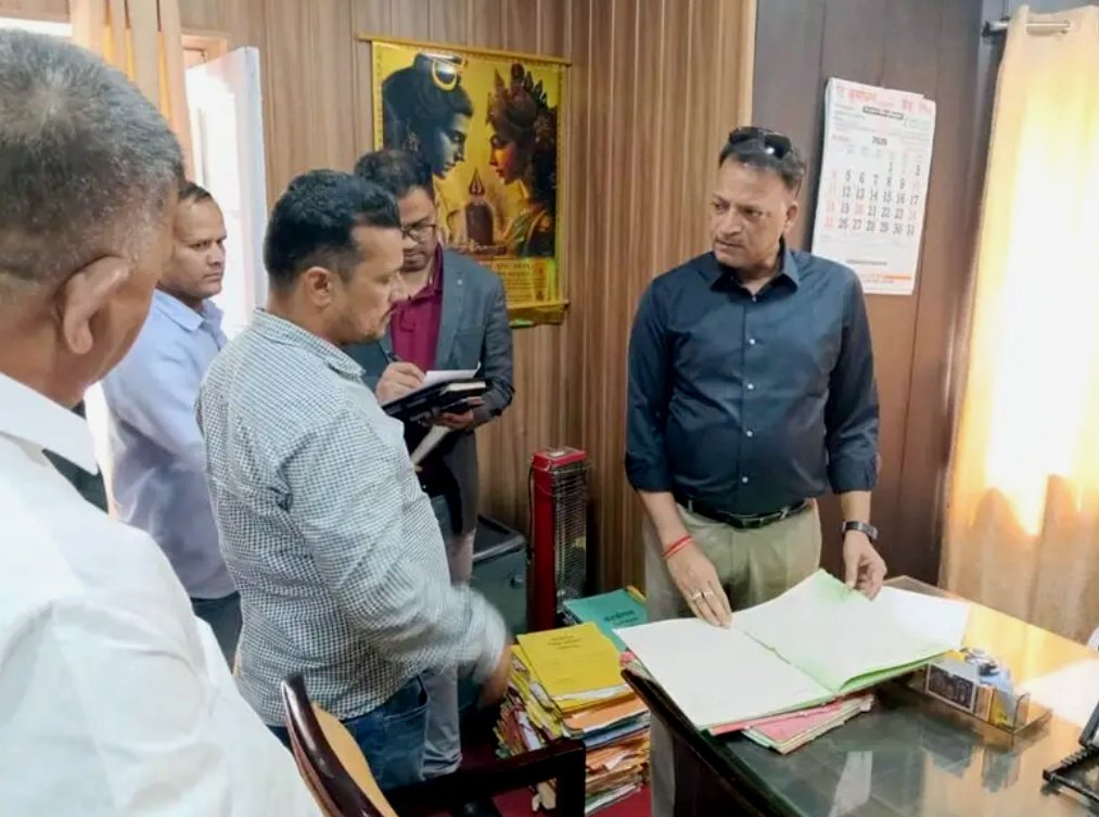 क्यू (4)
