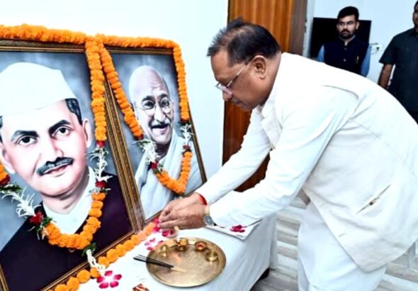क्यू (6)