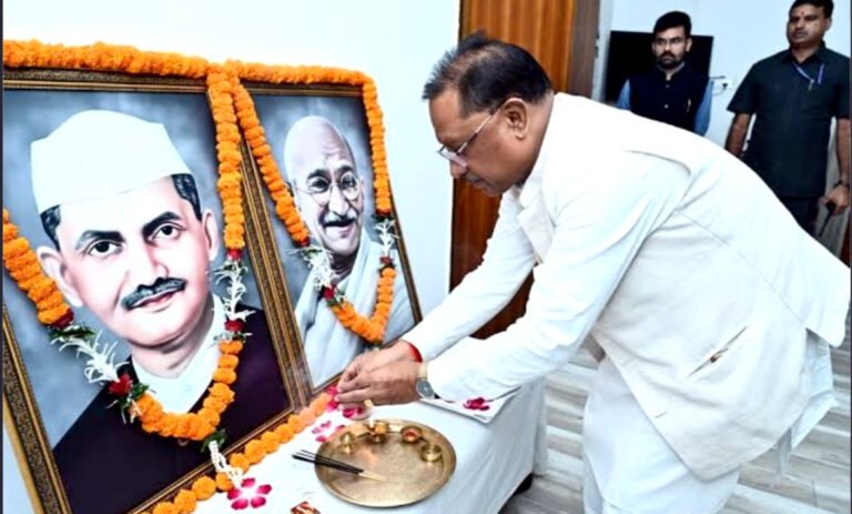 क्यू (6)
